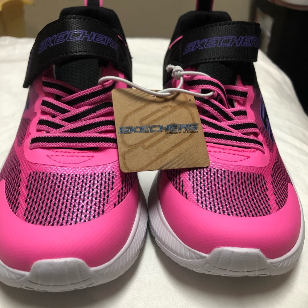 Skechers NEW Kids' Bright Pink/Black Athletic Sneakers. Size 3 Air Breathable.